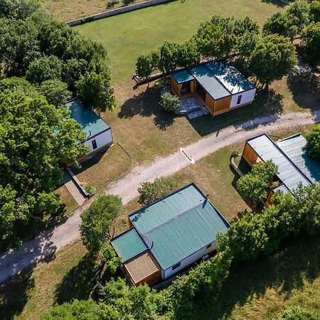 Kamp Awesome Stacaravan In With Wifi 4*